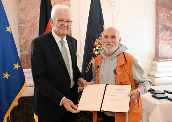 Ministerpräsident Winfried Kretschmann (links) und Harry Pfau (rechts)
