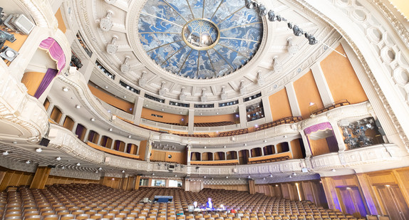 Der Zuschauerraum des Stuttgarter Opernhauses.