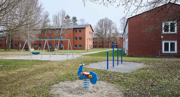 Spielplatz vor den Häusern der Landeserstaufnahme Sigmaringen