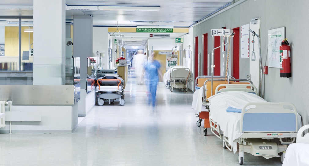 Flur in einem Krankenhaus