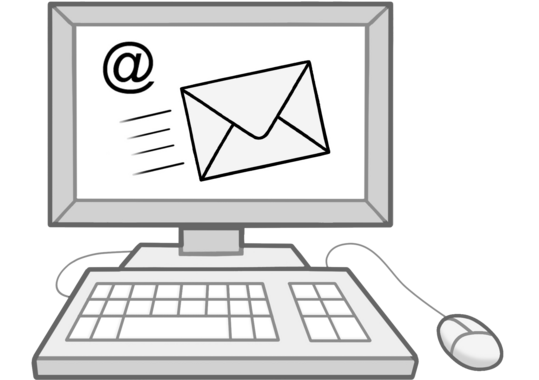 Computer mit Mail-Zeichen auf dem Bildschirm