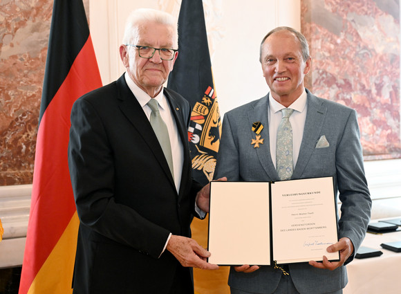 Ministerpräsident Winfried Kretschmann (links) und Walter Feeß (rechts)