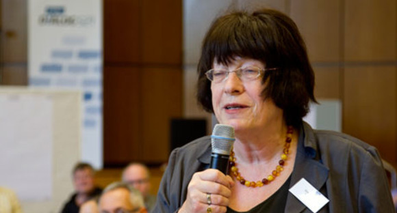 Gisela Erler, Staatsrätin für Zivilgesellschaft und Bürgerbeteiligung, beim Filderdialog.