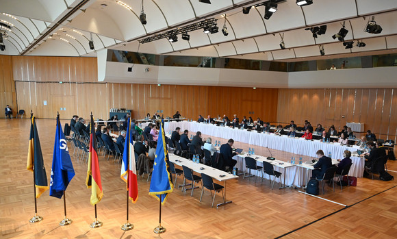 Blick in den Silchersaal im Forum am Schlosspark in Ludwigsburg während der Grenzraumkonferenz 