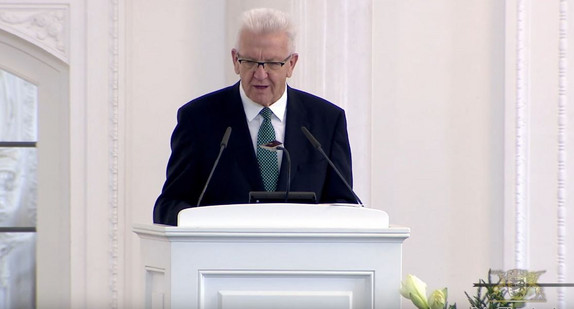 Ministerpräsident Kretschmann eröffnet die Demokratiekonferenz 2019 im Neuen Schloss in Stuttgart