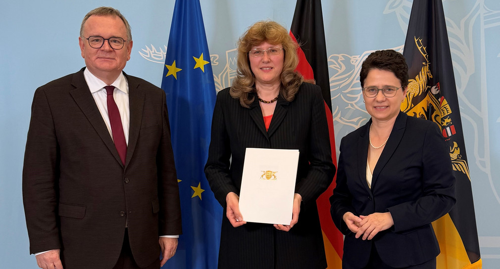 (Foto frei verwendbar, v.l.n.r.): Amtschef Elmar Steinbacher, Präsidentin des Finanzgerichts Baden-Württemberg Dr. Christina Reuss, Ministerin der Justiz und für Migration Marion Gentges MdL