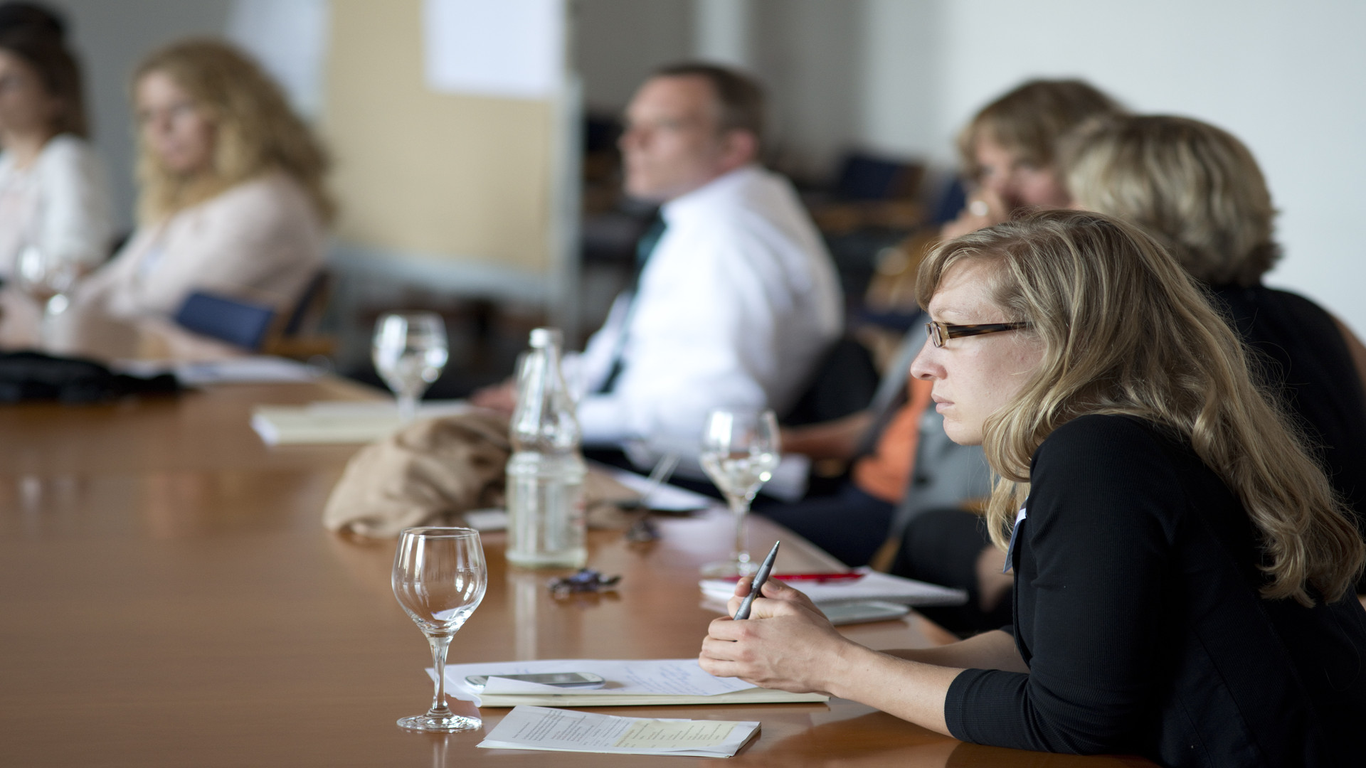 Diskussionen in den Workshop-Gruppen bei der Demokratiekonferenz 2015 in Stuttgart