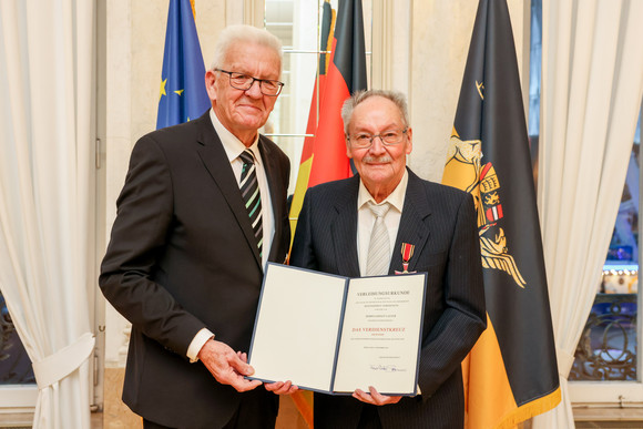 Ministerpräsident Winfried Kretschmann (links) und Gernot Laufer (rechts)