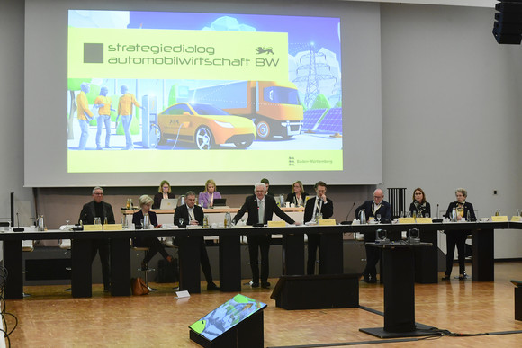 Achte Jahresveranstaltung des Strategiedialogs Automobilwirtschaft Baden-Württemberg