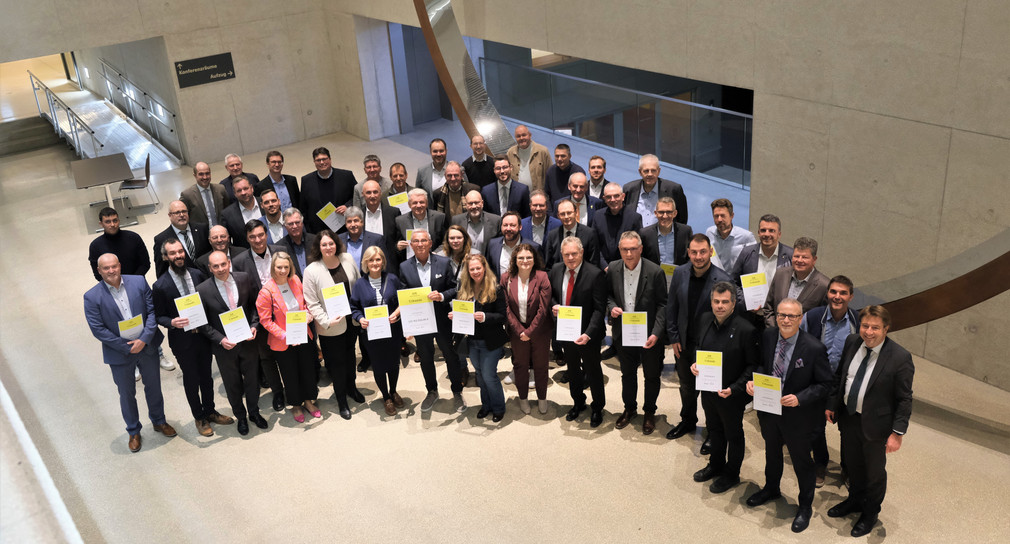 Übergabe von Breitbandförderbescheiden