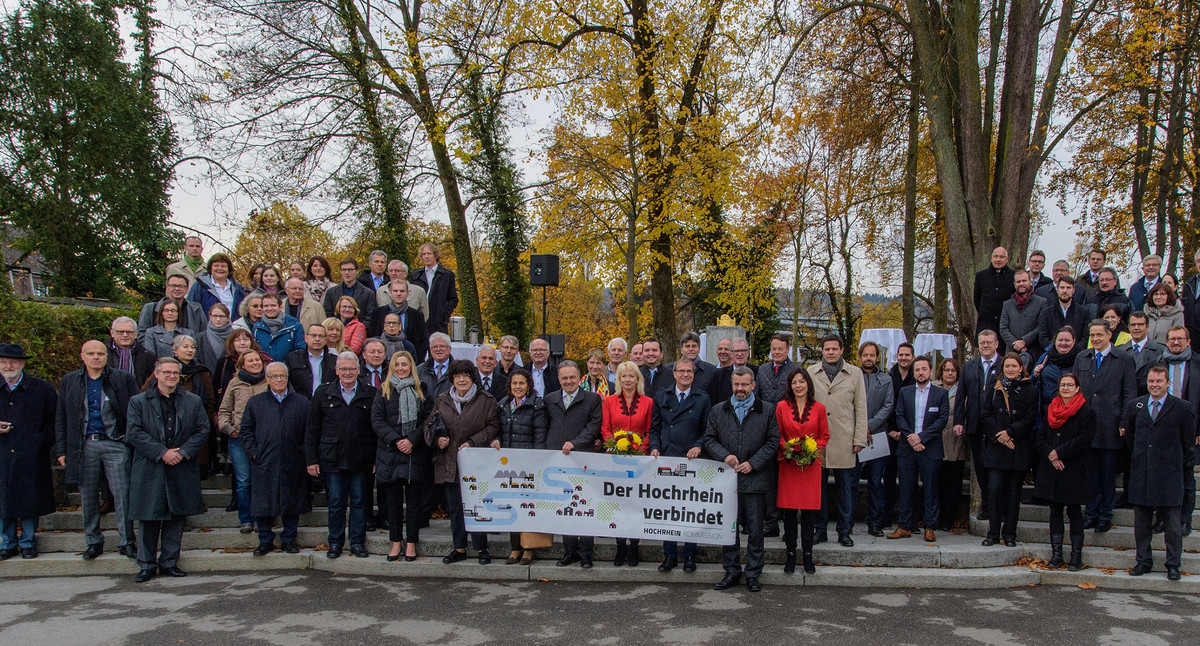 Gruppenfoto der Teilnehmerinnen und Teilnehmer der Demokratiekonferenz 2017