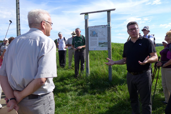 Der Heidengraben: Ministerpräsident Winfried Kretschmann (l.)