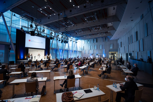 Blick ins Forum während der Diskussionsrunde bei der dritten Jahresveranstaltung des Forums Gesundheitsstandort Baden-Württemberg