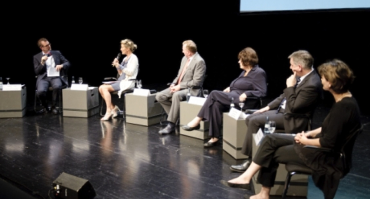 Demokratiekonferenz_Podiumsdiskussion_460x250