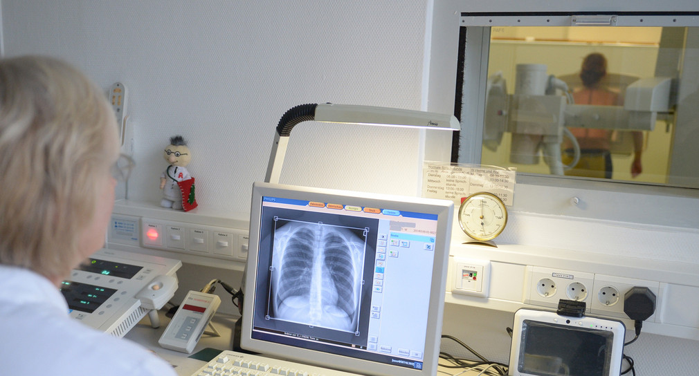 Röntgenanlage an einem Tuberkulose-Zentrum
