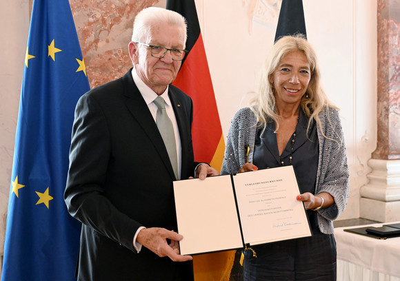 Ministerpräsident Winfried Kretschmann (links) und Dr. Lisa Federle (rechts)