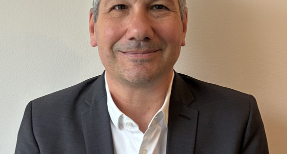 Das Bild zeigt den neuen Dienststellenleiter der LVT BW Peter Siller frontal im Porträt.