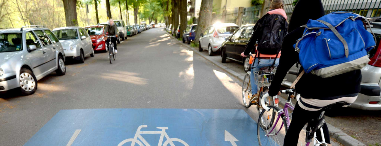 Fahrradstraße in Freiburg (Bild © dpa).