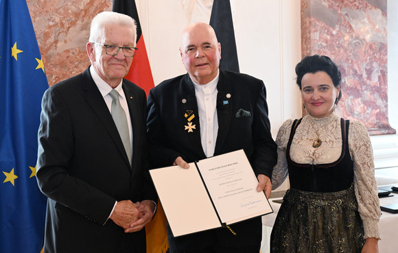 Ministerpräsident Winfried Kretschmann (links) und Rudolf Bühler (Mitte)