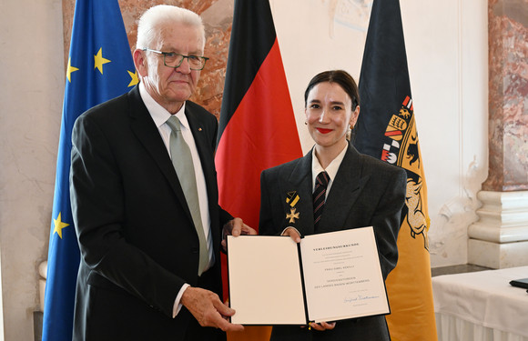 Ministerpräsident Winfried Kretschmann (links) und Sibel Kekilli (rechts)