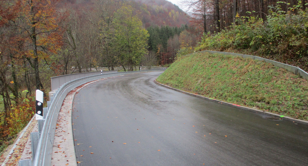 Ein Bild der sanierten Gönninger Steige an der Landesstraße L 230.