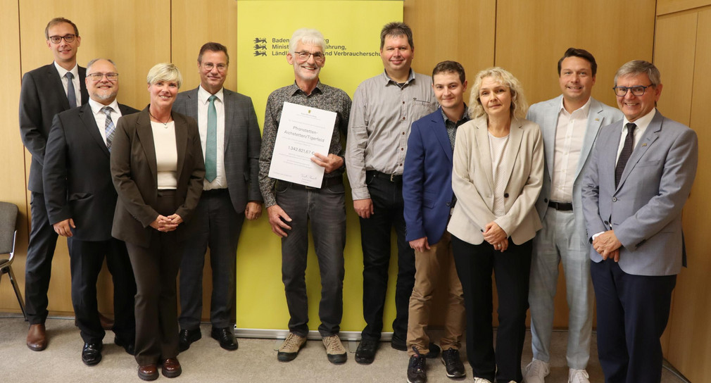 Flurneuordnung Startschuss für Flurneuordnung in Pfronstetten Übergabe des Bewilligungsbescheids