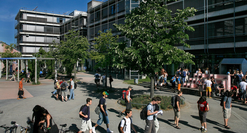 Studenten auf Campus