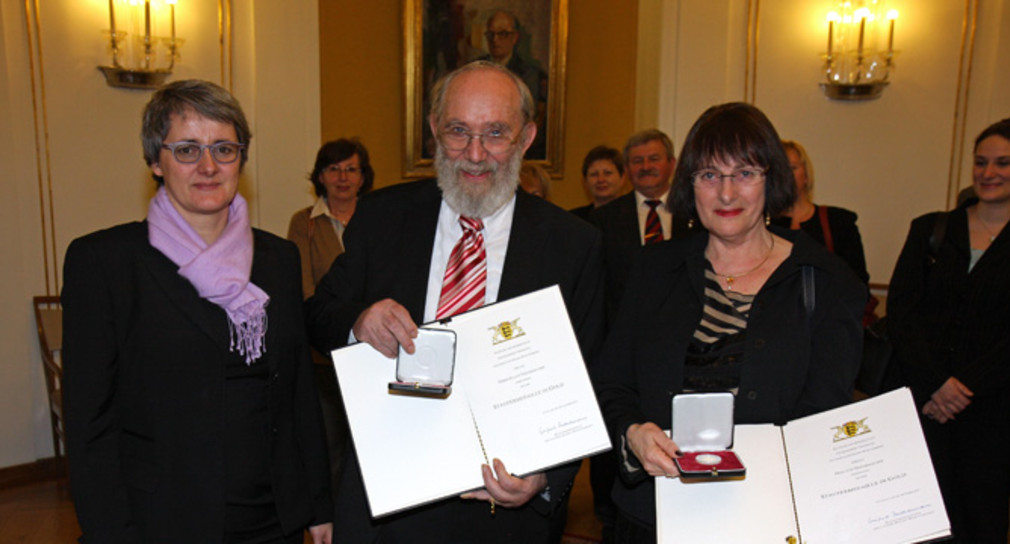 v.l.n.r.: Ministerin Silke Krebs mit Klaus und Ute Teschemacher